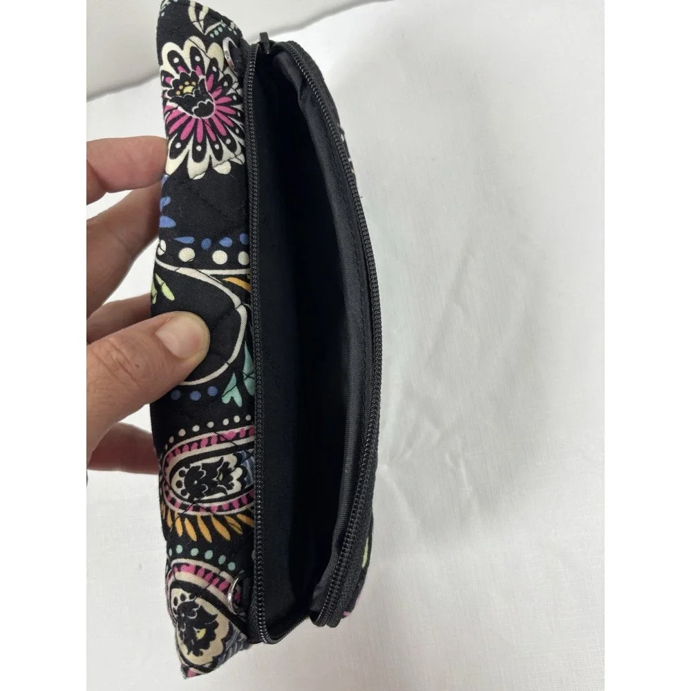 Vera Bradley Trifold Wallet Clutch Black‎ Paisley Floral Print Wristlet Quilted